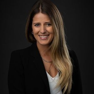 Meet your Posher, Alexandra